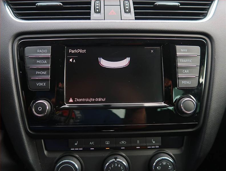 Škoda Octavia (2015) Ambition Plus 2.0 TDI, 4X4 - fotka 17 z 19