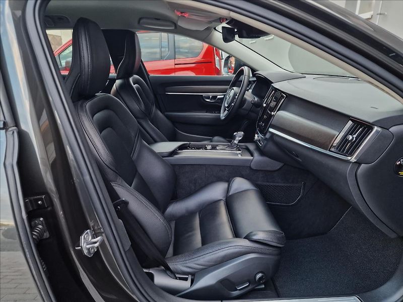 Volvo V90 D4 AWD Cross Country,ČR,1.Maj - fotka 14 z 50