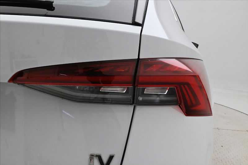Škoda Octavia 1,4 iV TSI 150kW Style SoH 92% - fotka 31 z 32