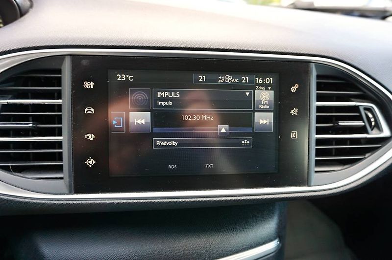 Peugeot 308 (2016) 308 ACTIVE 1,2 PT 81 kW - fotka 38 z 46