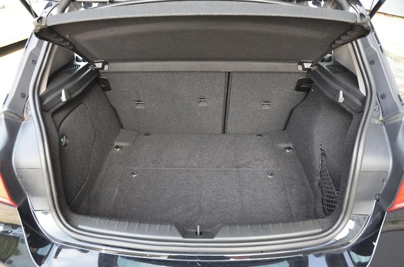 BMW Řada 1 (2016) 116i 80kW Facelift /AUT. KLIMA - fotka 33 z 33