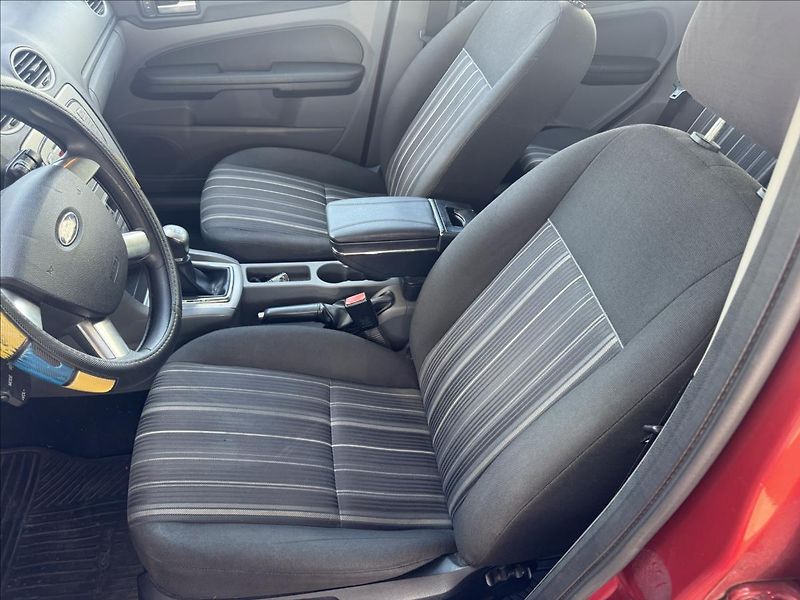 Ford Focus 1,8 tdci - fotka 9 z 15