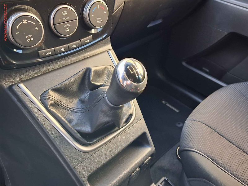 Mazda 5 (2015) 1.8i 7míst, Výhřev sed. - fotka 14 z 14