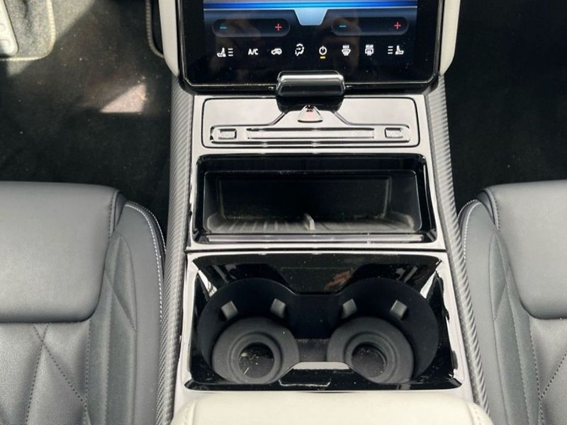 Ford Explorer PREMIUM,AWD,DPH,PŘEDVÁDĚCÍ - fotka 11 z 14
