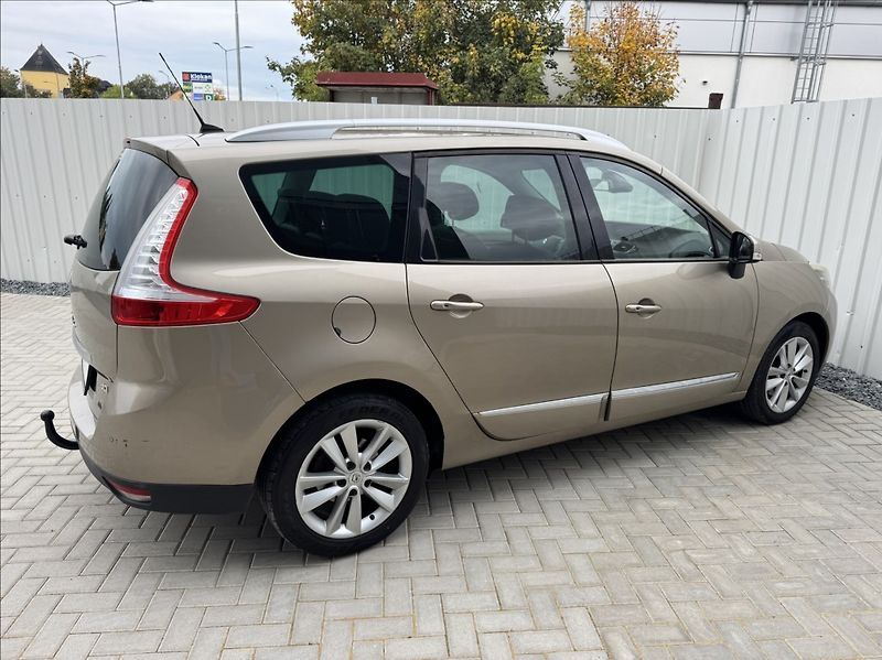 Renault Grand Scénic 1,5 dCi 7míst Navi Bose tažné - fotka 13 z 50