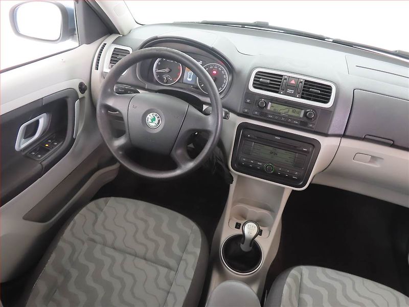 Škoda Roomster (2007) Style 1.4 16V, Tažné - fotka 7 z 13