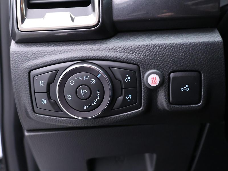 Ford Ranger 2,0 TDCI 156kW Wildtrak CZ DPH - fotka 19 z 38