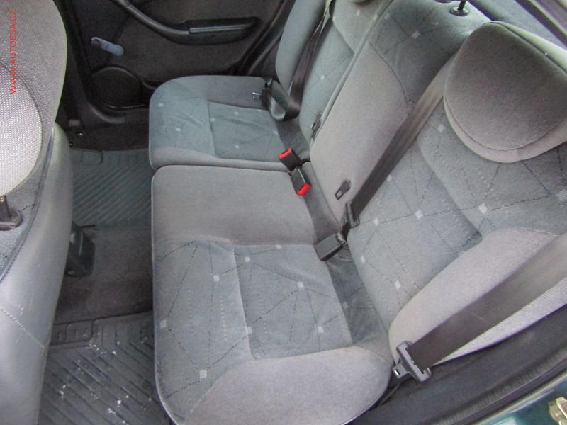 Citroën Xsara (2004) 1.4i, 2.maj,ČR, AC - fotka 10 z 13