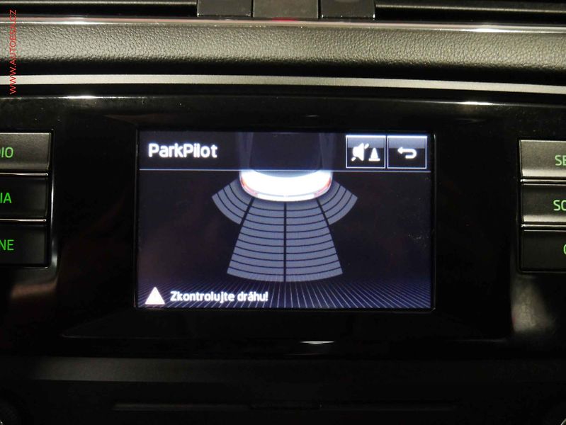 Škoda Octavia (2016) 1.4 TSI, 2.maj,ČR, servis - fotka 19 z 19