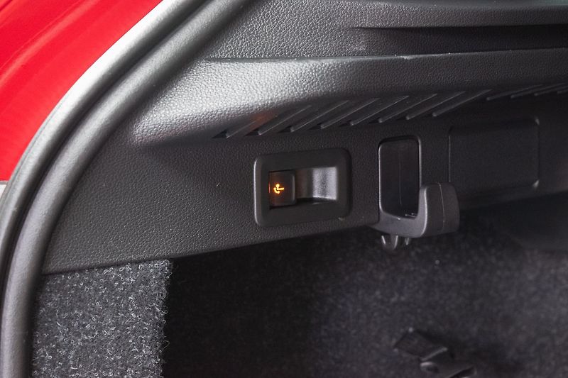 Škoda Kamiq 1.0 TSI MonteCarlo*TAŽNÉ*ČR 1M - fotka 41 z 44