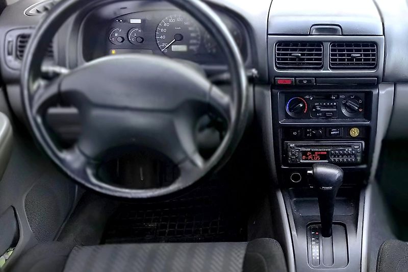 Subaru Impreza (2000) 2.0 4WD - fotka 13 z 17