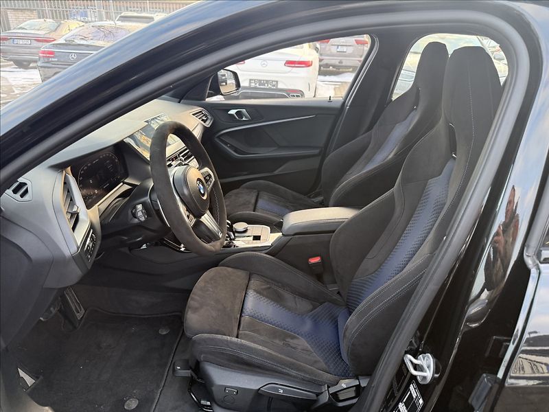 BMW Řada 1 M135i - fotka 14 z 23