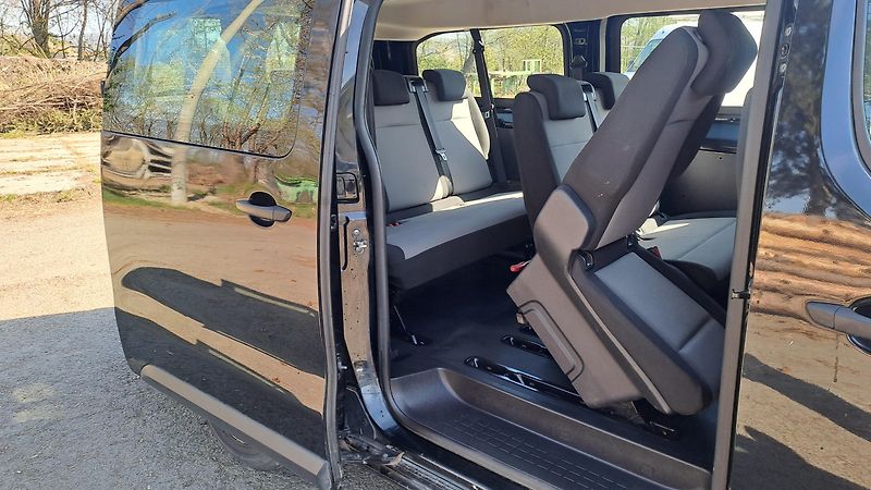 Citroën Jumpy XL 1.5 BlueHDi 120 S&S 9 míst - fotka 11 z 26