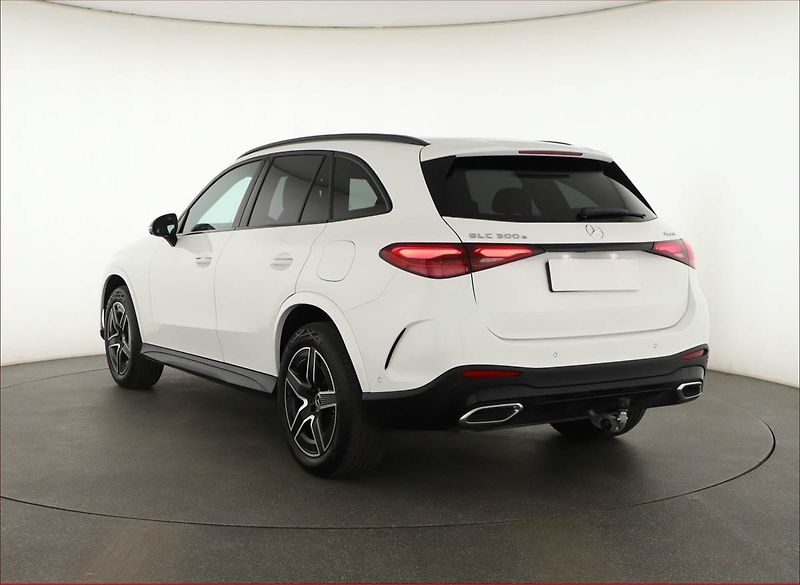 Mercedes-Benz GLC (2026) 300 e 4MATIC, AMG LINE - fotka 4 z 21
