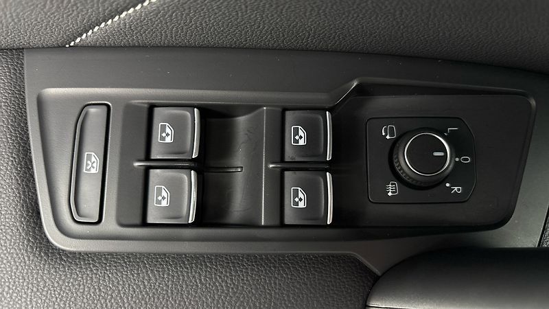 Volkswagen Tiguan Allspace 2.0 TDI DSG 4MOTION R-Line - fotka 23 z 30