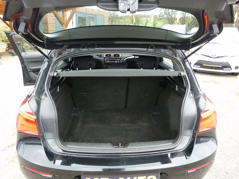 BMW Řada 1 118D 2.0D - fotka 14 z 22