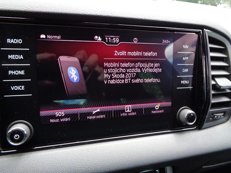 Škoda Karoq 1.5 TSI SPORTLINE  110 KW - fotka 16 z 28