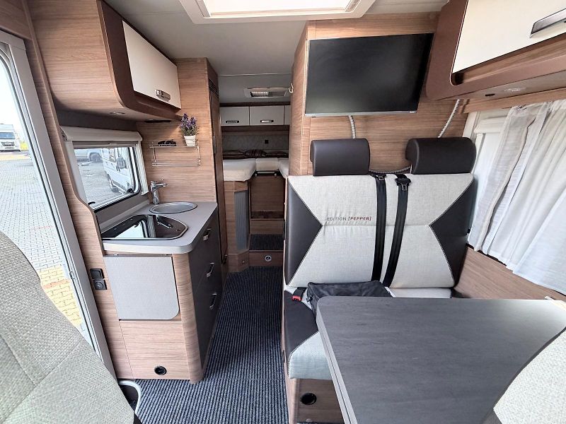 Weinsberg CaraCompact 600MEG Edition Pepper - fotka 18 z 28