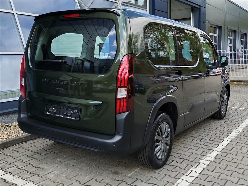 Peugeot Rifter (2026) 1.5 LONG ALLURE BlueHDi 130 S& - fotka 7 z 16