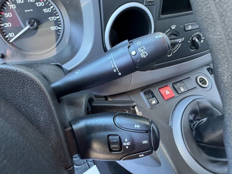 Peugeot Partner (2010) Tepee 1.6 HDi - fotka 20 z 29