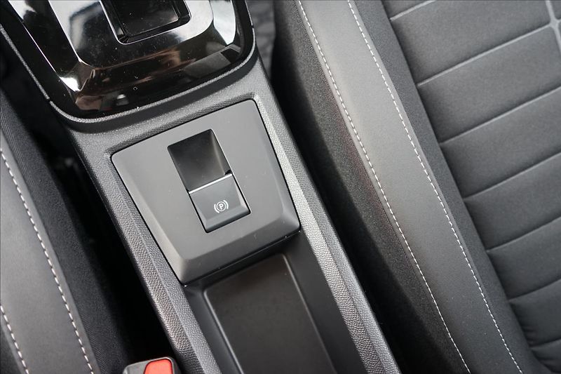 Citroën C3 (2026) 1,2 Hybrid 110k Automatic MAX - fotka 20 z 24