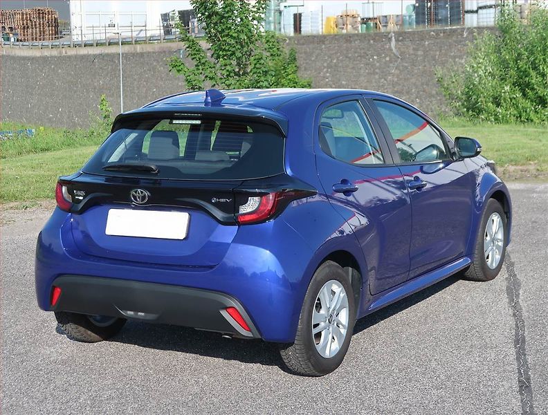 Toyota Yaris (2024) 1.5 VVT-i Hybrid - fotka 5 z 14