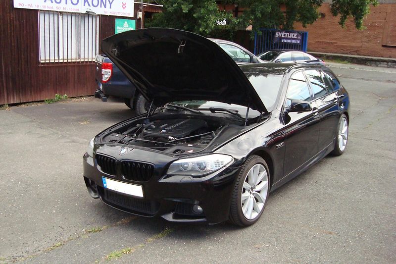 BMW Řada 5 (2013) 535d Xdrive,M-paket,S.kniha - fotka 16 z 73