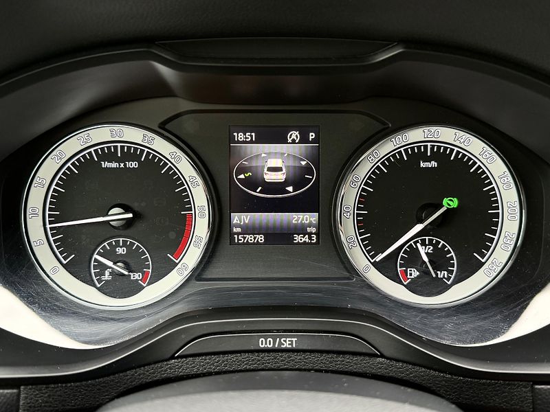 Škoda Karoq 2,0 TDI Style 4x4 Automat DSG - fotka 30 z 38