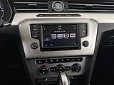 Volkswagen Passat (2017) 2.0 TDI, Automat, Navi - náhled 12