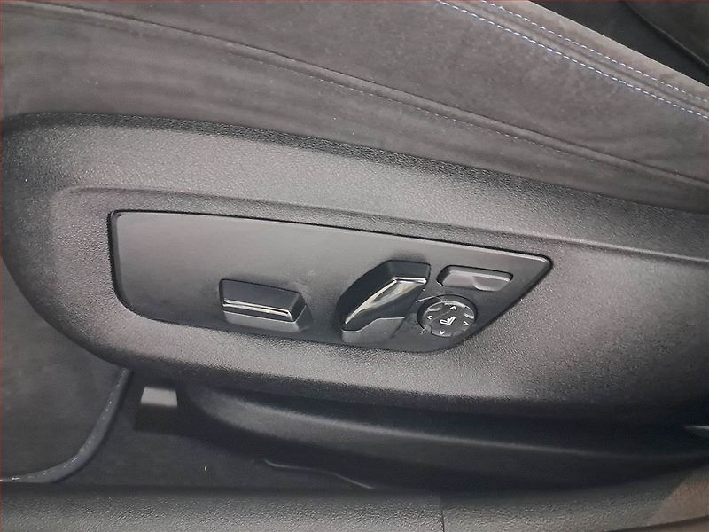 BMW Řada 5 (2019) M Sport 530d xDrive - fotka 17 z 23