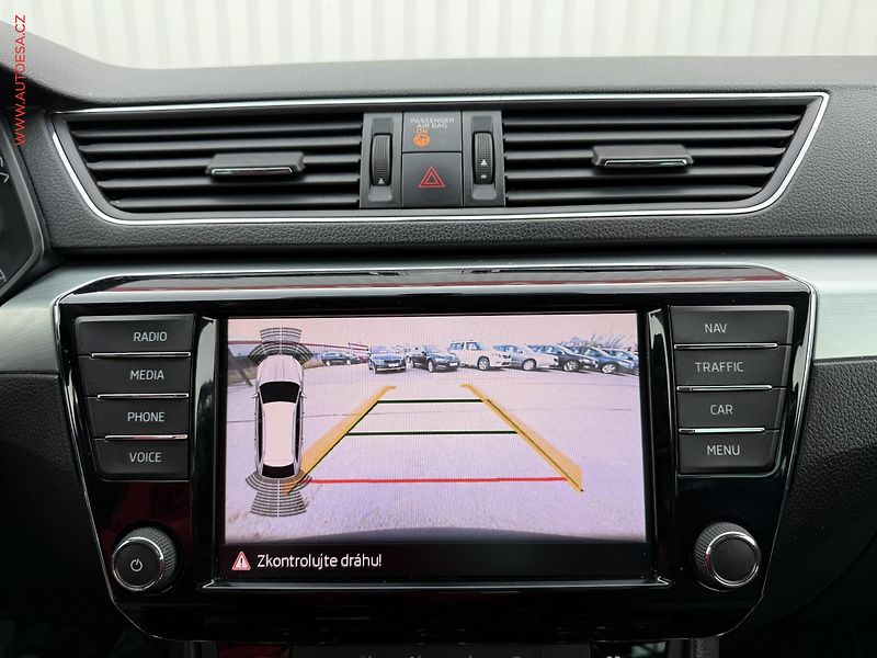 Škoda Superb (2017) 2.0TDi, Ambition, bixen - fotka 15 z 18