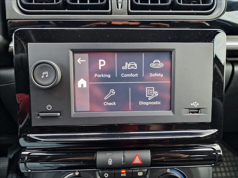 Citroën C3 1.2 PureTech Feel,ČR,1.Maj. - fotka 27 z 47