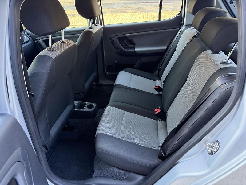 Škoda Fabia 1,2 TSI NOVÉ ROZVODY - fotka 13 z 36