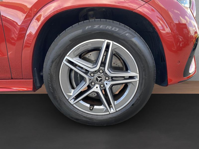 Mercedes-Benz GLE GLE 300 d 4MATIC AMG - fotka 22 z 28