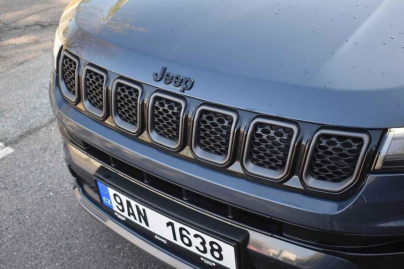 Jeep Compass již je k mání jen s menší či větší elektrifikací