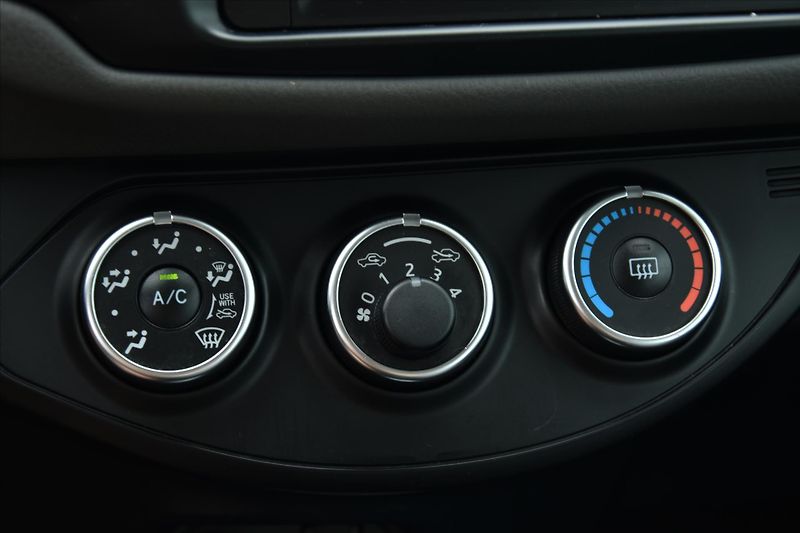 Toyota Yaris 1.5 VVT-i 82kW SERVIS.KNIHA ČR - fotka 18 z 24