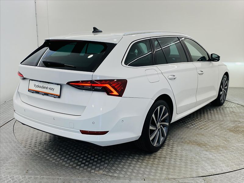 Škoda Octavia 2,0 TDI 110kW DSG Style Plus - fotka 2 z 30