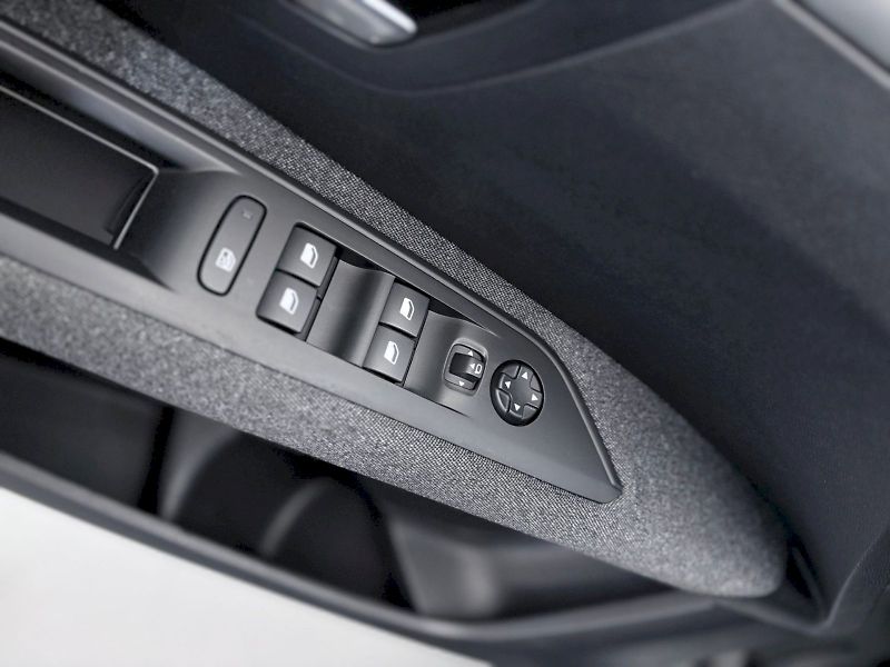 Peugeot 3008 (2024) Active Pack1.2PureTech/96kW 7A - fotka 30 z 31