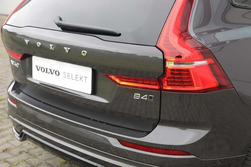 Volvo XC60 B5 AWD PLUS, LIGHT PAKET, ACC - fotka 8 z 18