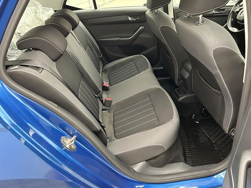 Škoda Fabia 1.0 TSI Style - fotka 9 z 25