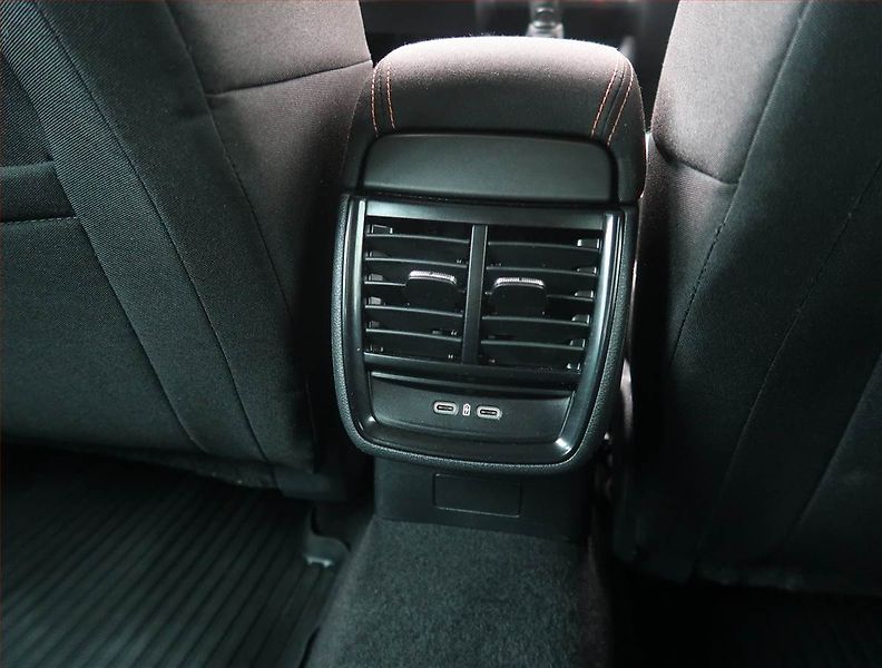 Škoda Scala (2019) Style 1.6 TDI, Serv.kniha - fotka 23 z 23