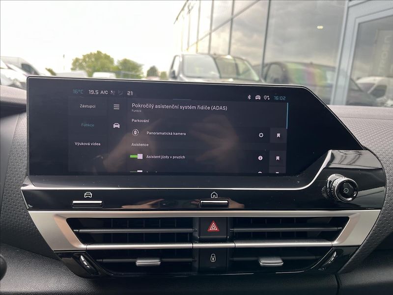 Citroën C4 1,2   MAX 136 HYBRID Ë-DCS6 - fotka 14 z 20