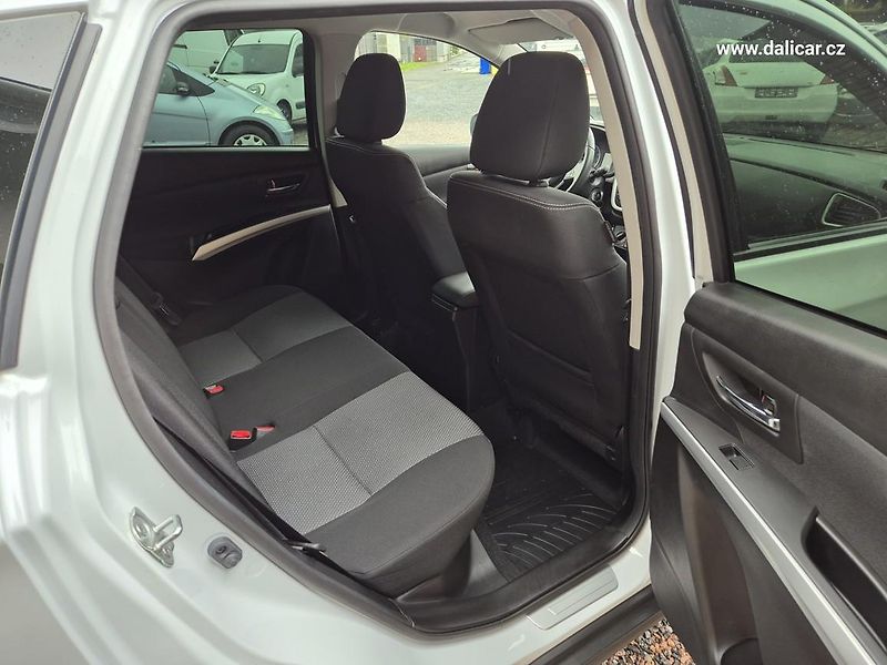 Suzuki SX4 S-Cross (2014) 1.6VVT 88KW CLUB Tažné - fotka 41 z 53