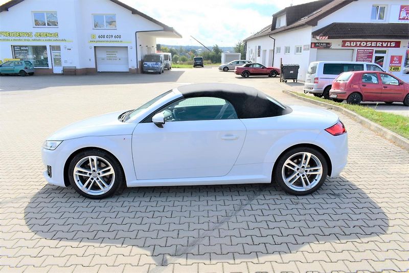 Audi TT 1.8TFSI S-Line Cabrio,B&O - fotka 8 z 50
