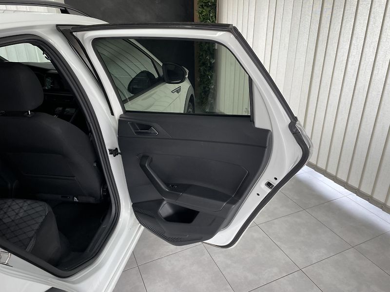 Volkswagen Taigo 1.5 TSi R-Line  DSG ČR 1.MAJ  - fotka 15 z 30