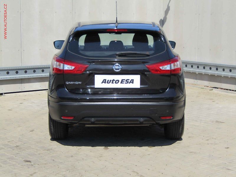 Nissan Qashqai (2016) 1.2DIG-T, 2.maj,ČR, AC - fotka 5 z 17
