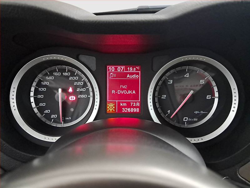Alfa Romeo 159 (2009) 1.9 JTD, nová STK, Tažné - fotka 11 z 15