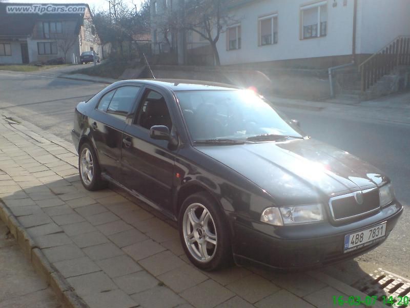 ZKUŠENOSTI UŽIVATELE: Peugeot 405 Mi 16