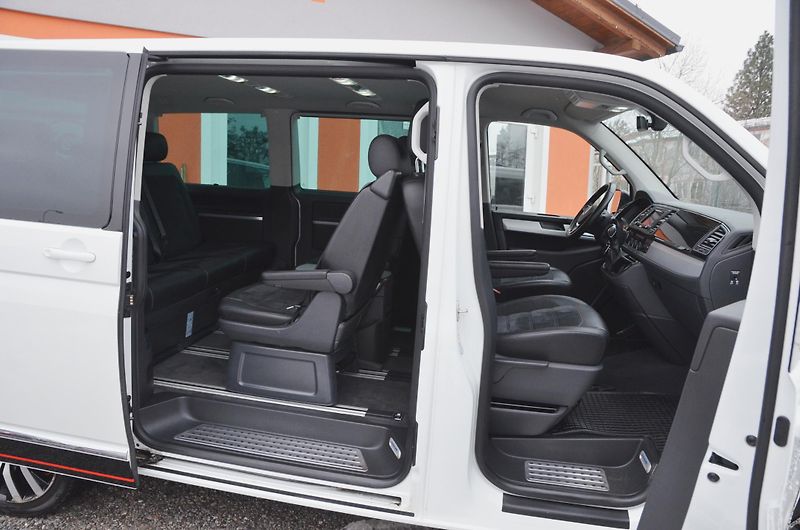 Volkswagen Multivan (2017) TDi 150kW 4x4 DSG Highline ČR - fotka 13 z 48