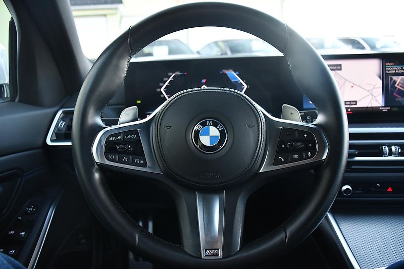 BMW Řada 3 320d xDrive M-SPORT ČR 1.M - fotka 28 z 51